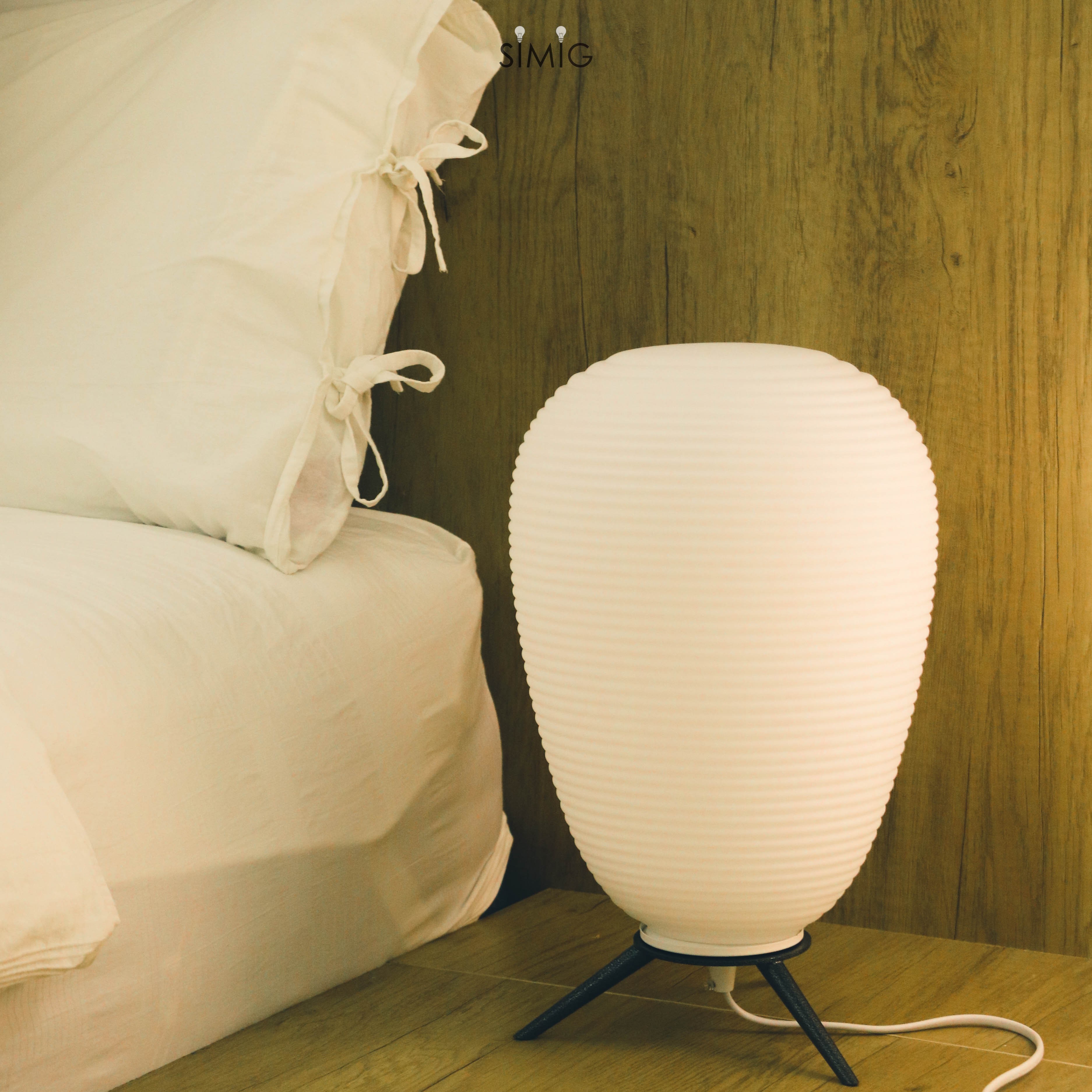 Lampada da comodino in camera da letto