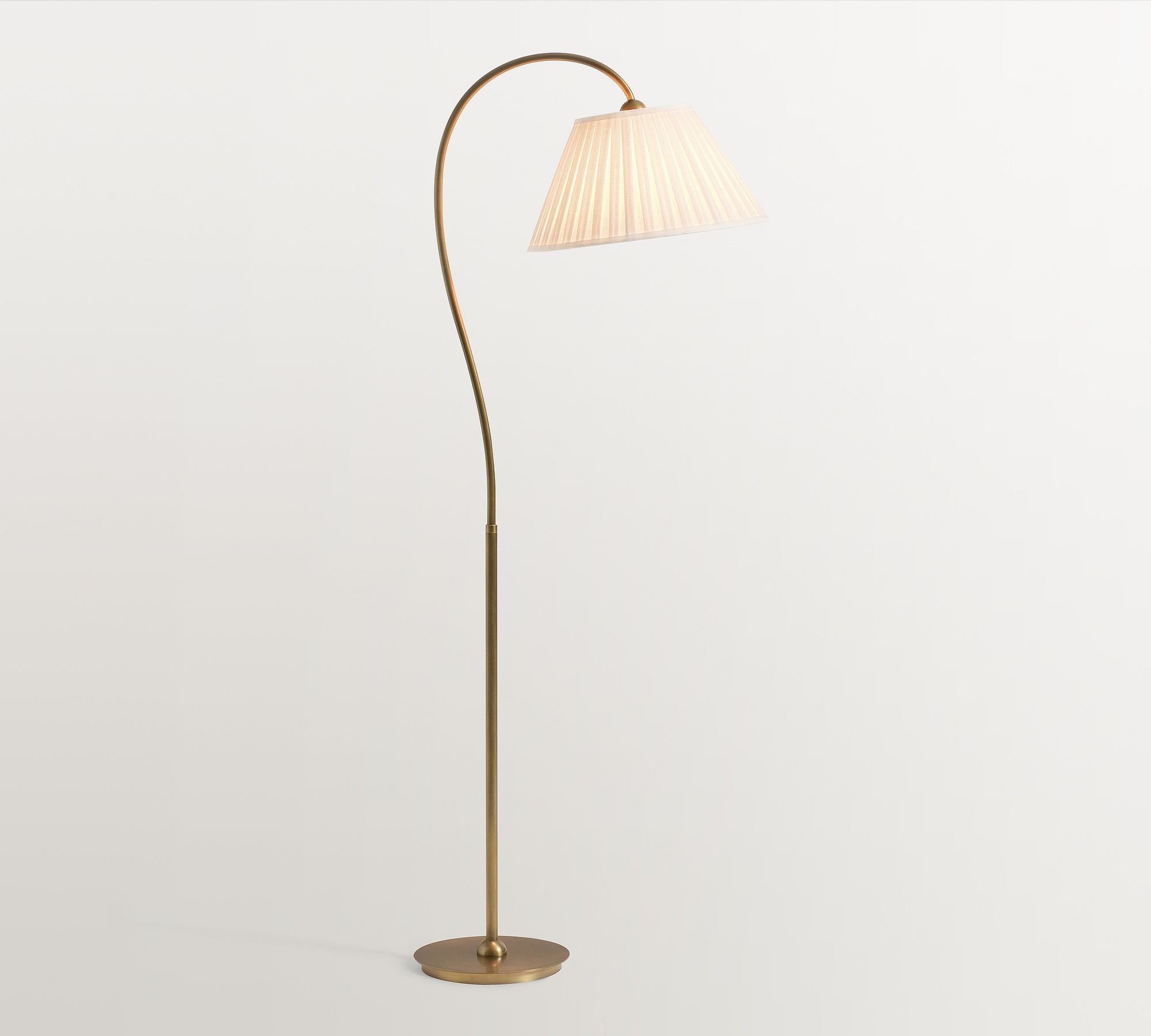Pełna lampa podłogowa Luvora z wykończeniem z mosiądzu