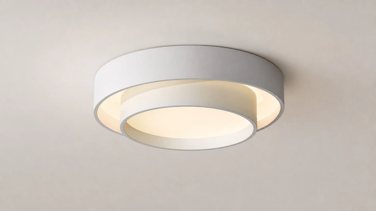Asymetryczna lampa sufitowa Melody Centric 5700 LED S77 w pomieszczeniu